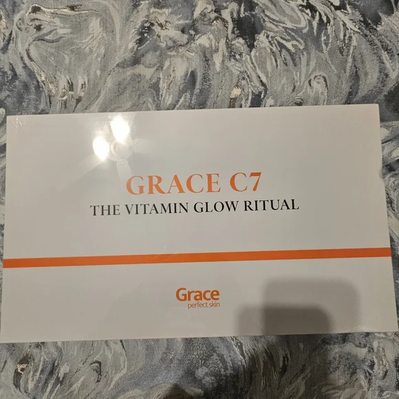 Grace C7 Vitamin Glow Ritual - White and Orange - Picture 2 of 3